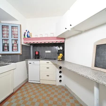 Vue Montagne, Balcon, Wifi, Parking Сasa de vacaciones *